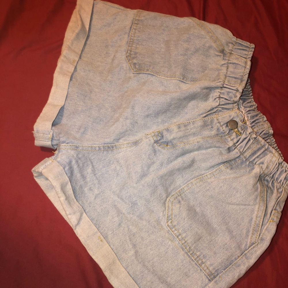 Shorts - Picture 2 of 5
